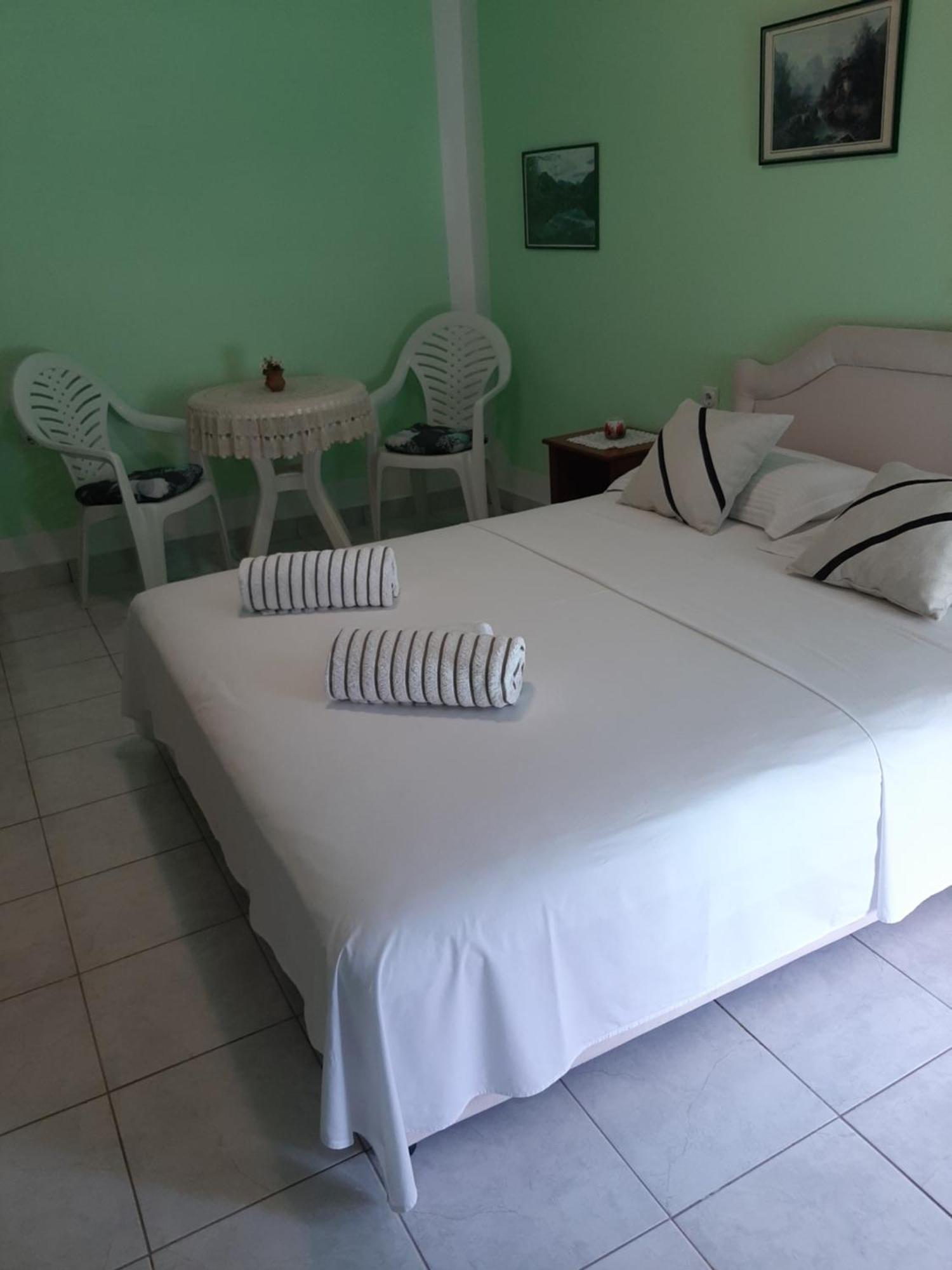 Guest House Aldin Улцинь Экстерьер фото