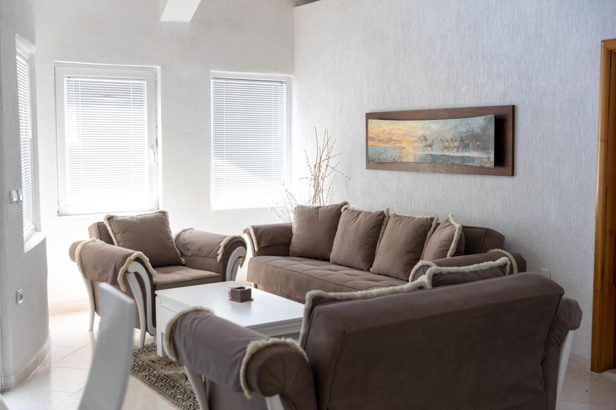 Guest House Aldin Улцинь Экстерьер фото