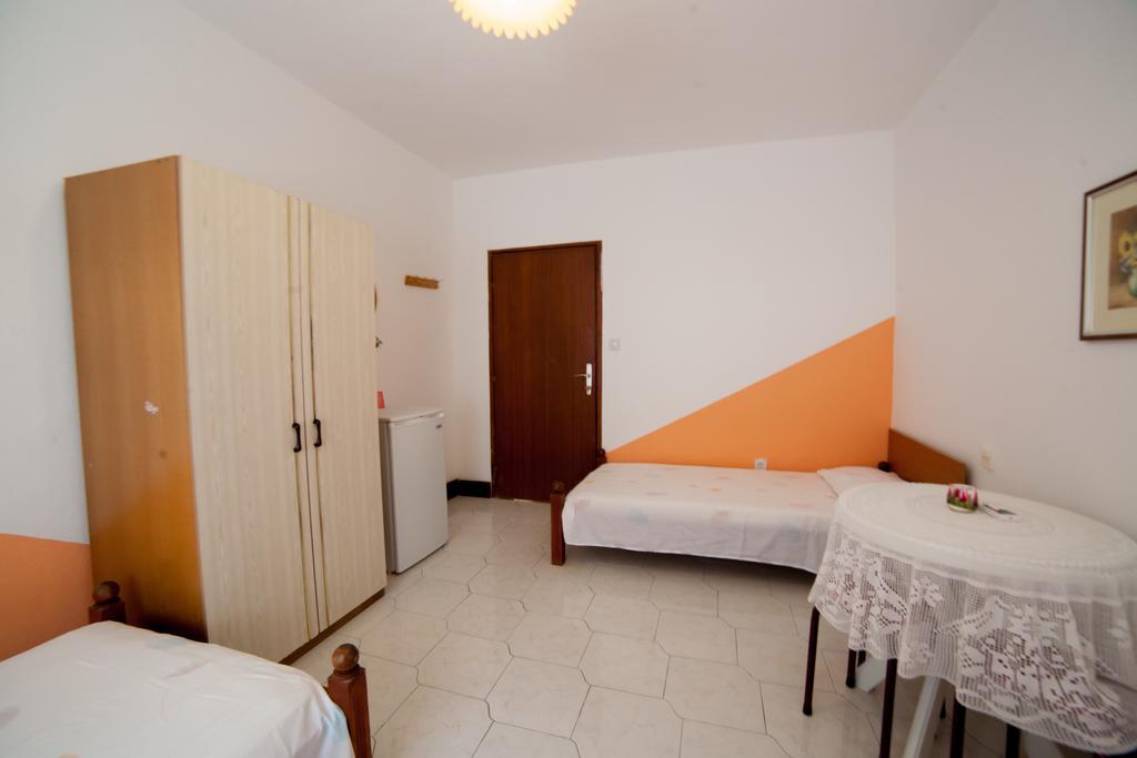 Guest House Aldin Улцинь Экстерьер фото