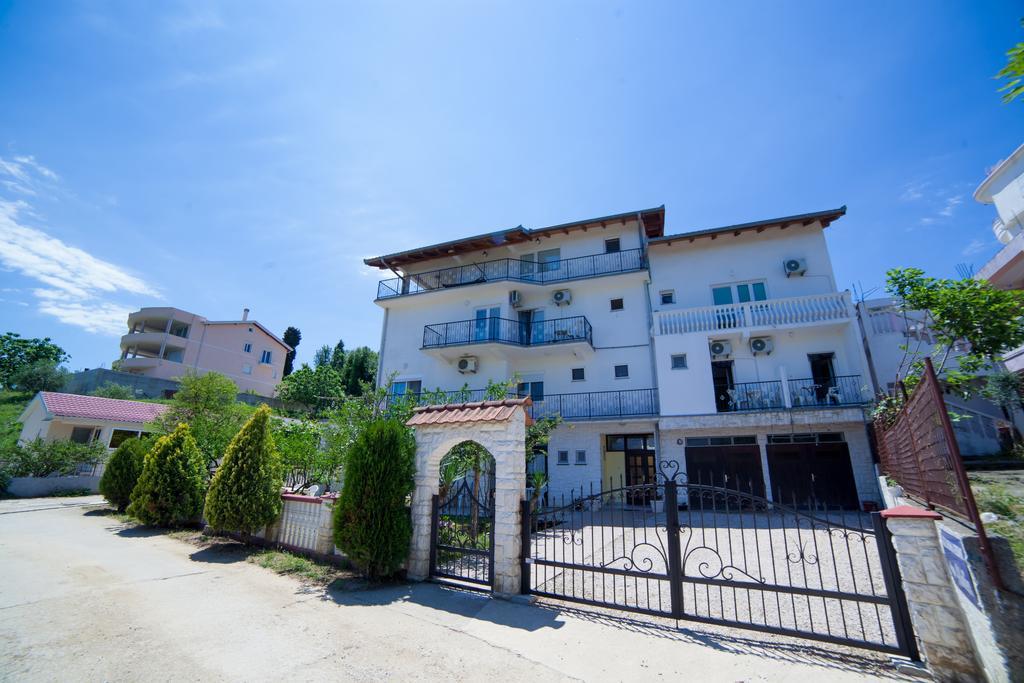Guest House Aldin Улцинь Экстерьер фото
